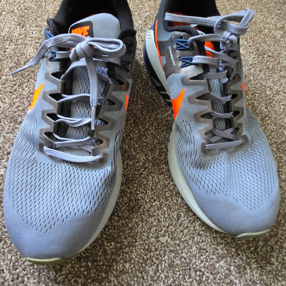 Nike - Picture 7 of 9